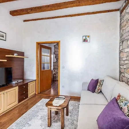 Apartament In Porec/istrien 10261 *