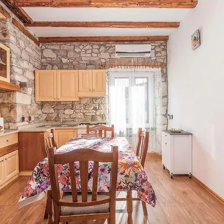 In Porec/istrien 10261 Apartament